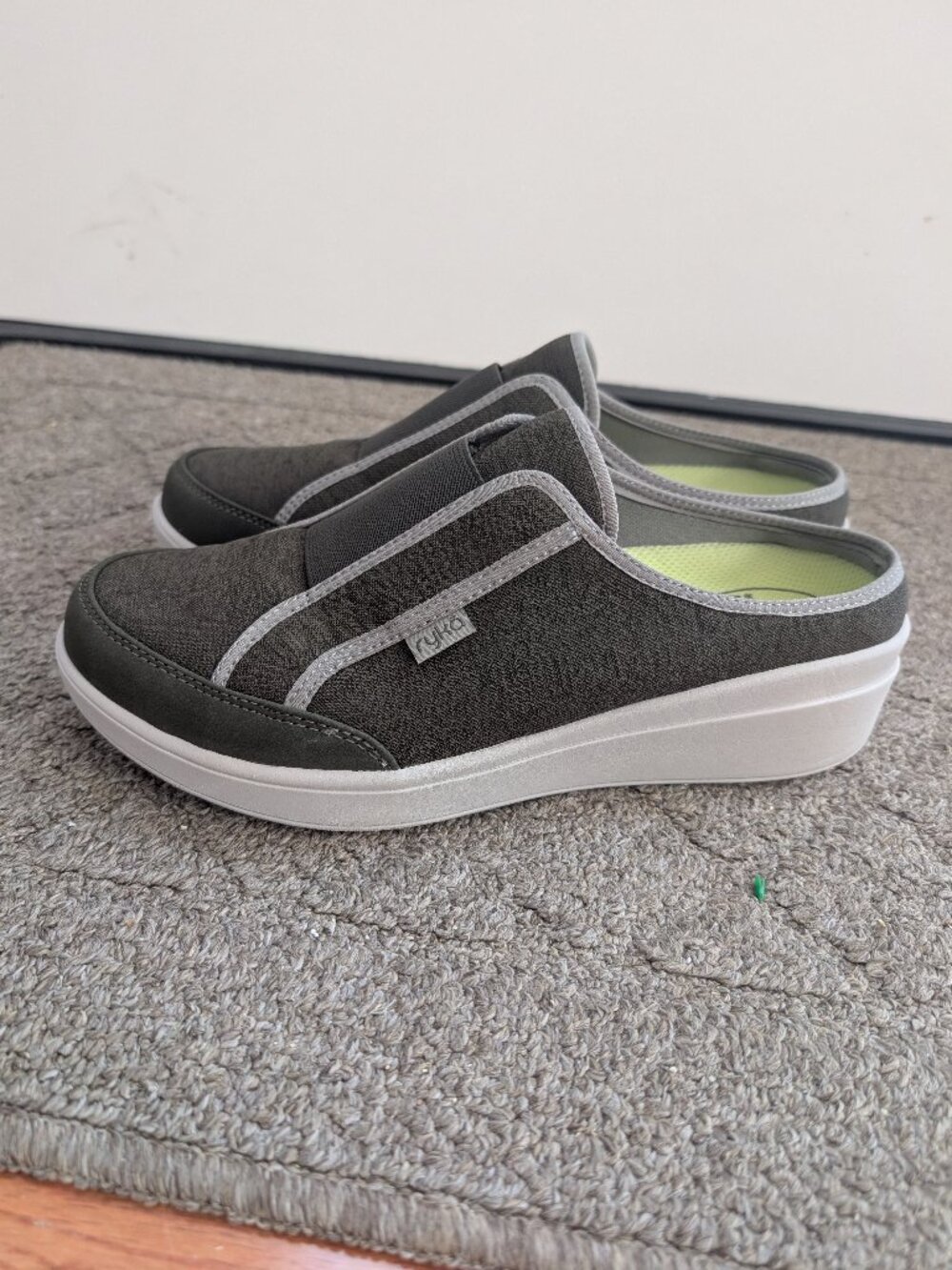 Women's Ryka Slip-on Sneakers, size 8.5
